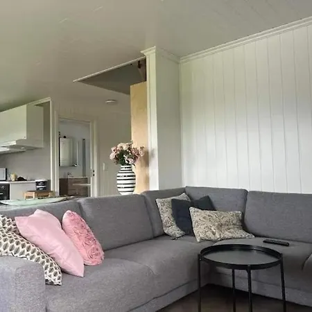 Lekkert Gjestehus Med Gratis Parkering Pa Stedet. Levanger Exterior photo